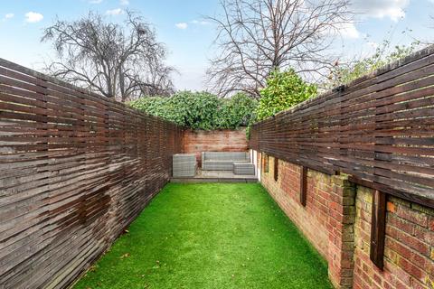 2 bedroom maisonette for sale, Bickley Street, Tooting, London, SW17