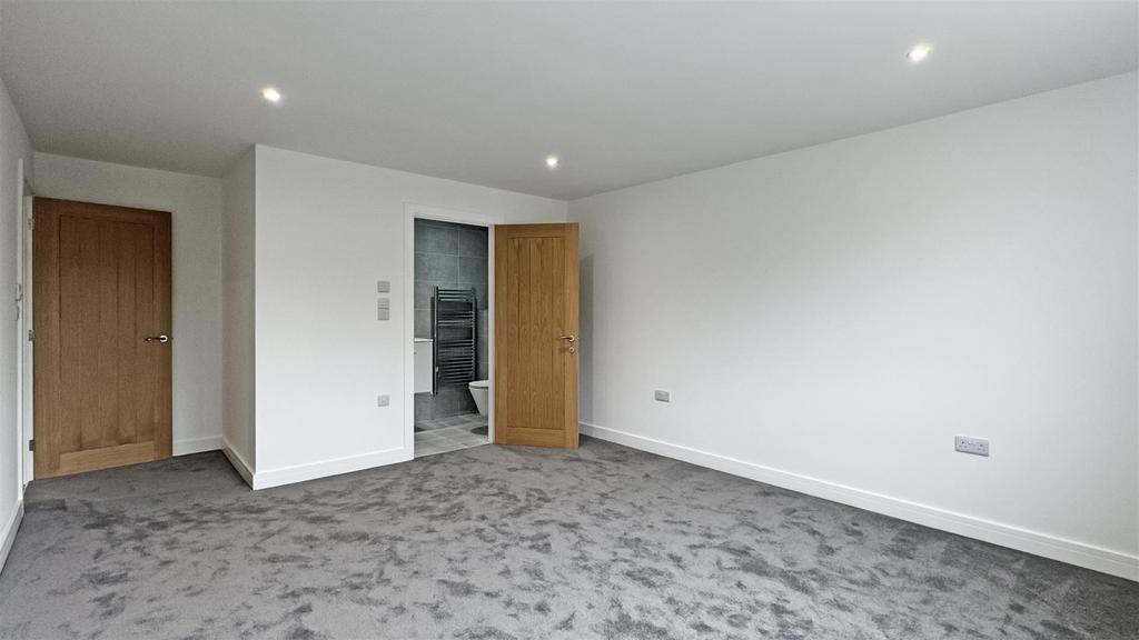 Bedroom 1.jpg