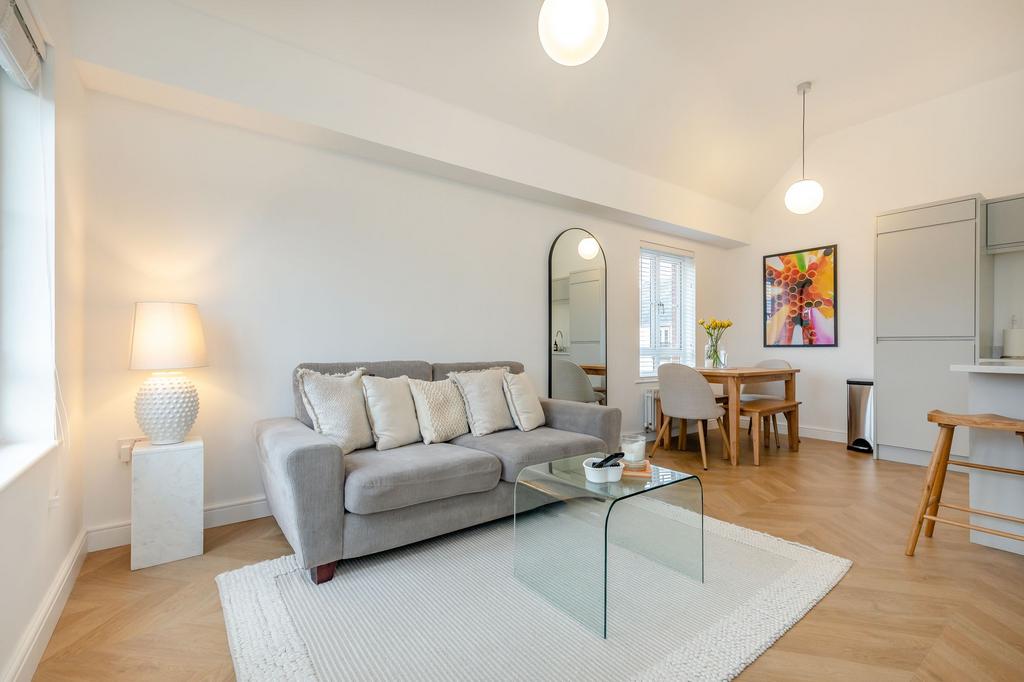 Kitchen/dining/living room