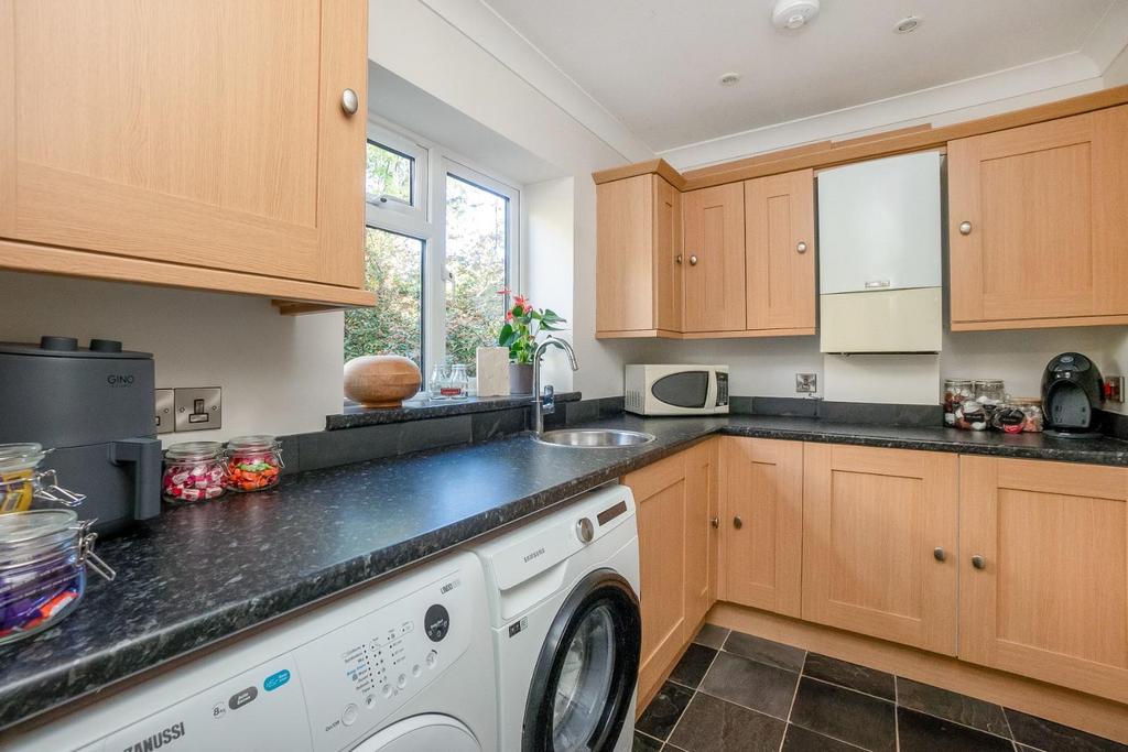 1 Arbour Close-10.jpg