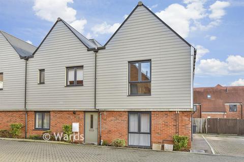 1 bedroom ground floor maisonette for sale, Dakota Drive, Chatham, Kent