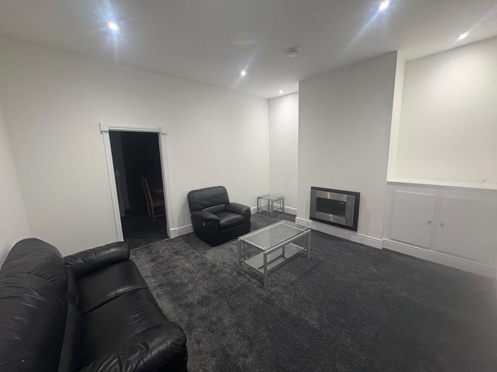 27 Calverley Street