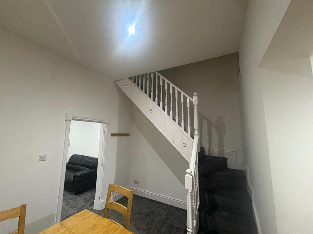27 Calverley Street