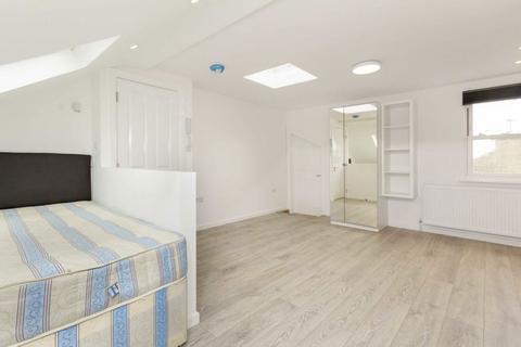 undefined, Bear Road, Feltham TW13