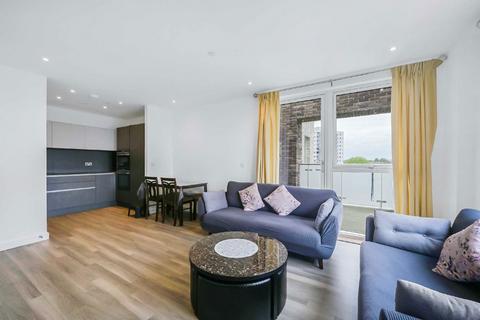 2 bedroom flat to rent, Avenue Road, London W3