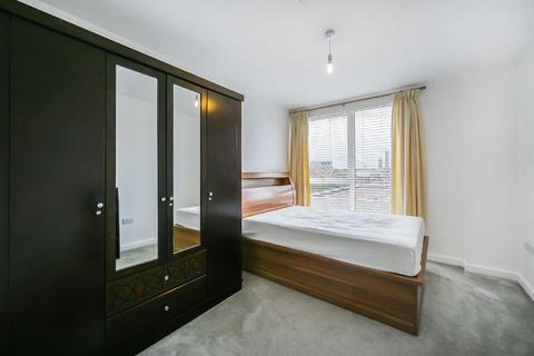 2 bedroom flat to rent, Avenue Road, London W3