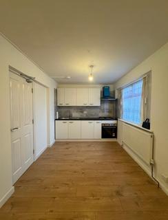 2 bedroom flat to rent, Hertford Road, Enfield