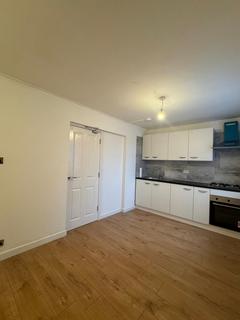 2 bedroom flat to rent, Hertford Road, Enfield