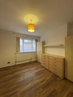 2 bedroom flat to rent, Hertford Road, Enfield