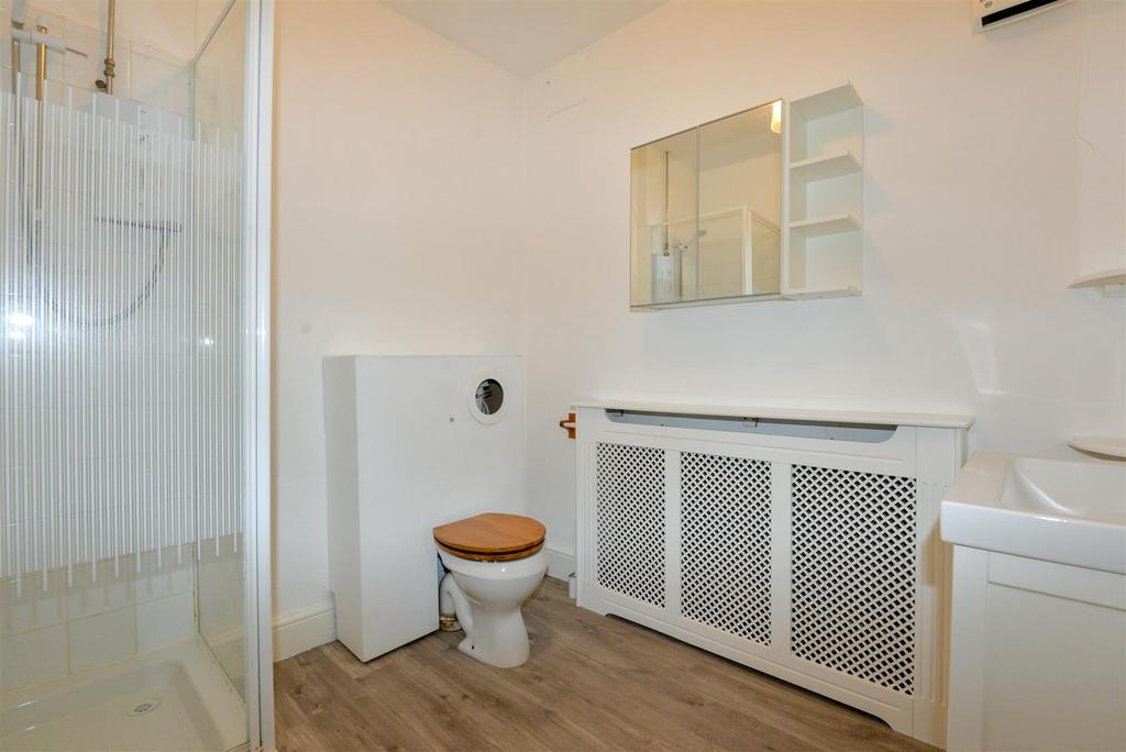 Shower Room 1.jpg