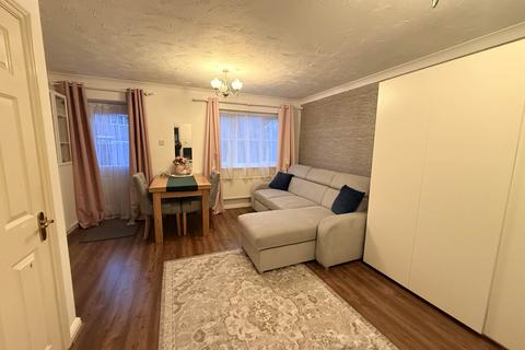 3 bedroom semi-detached house to rent, Easby Grove, Milton Keynes MK10