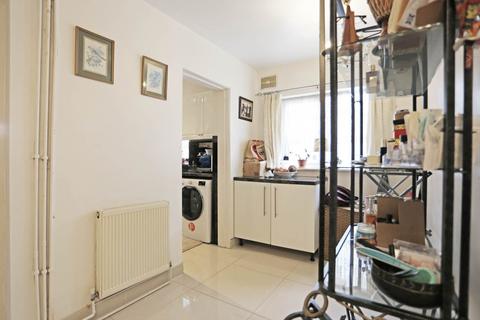 undefined, High Road, Chadwell Heath, Romford, RM6