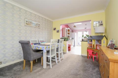 3 bedroom semi-detached house for sale, Curzon Avenue, Horsham