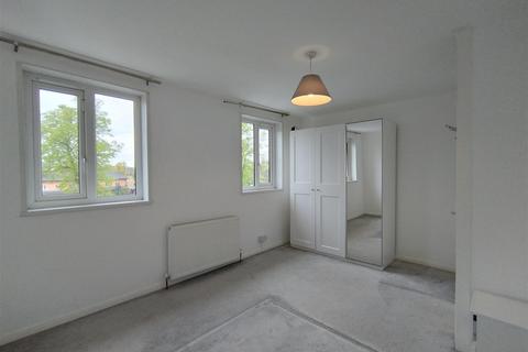 2 bedroom apartment to rent, Clephane Road, London N1