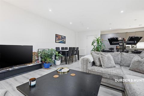 3 bedroom detached house for sale, Copthall Green, Waltham Abbey, EN9