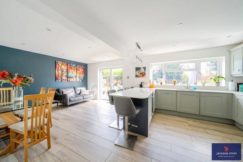 undefined, Stratford Close, Toddington, Central Bedfordshire, LU5