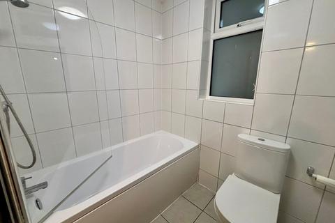 1 bedroom flat to rent, Branksome Wood Road, Bournemouth
