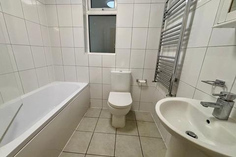 1 bedroom flat to rent, Branksome Wood Road, Bournemouth