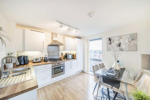 1 bedroom flat for sale, St. Georges Grove, London SW17
