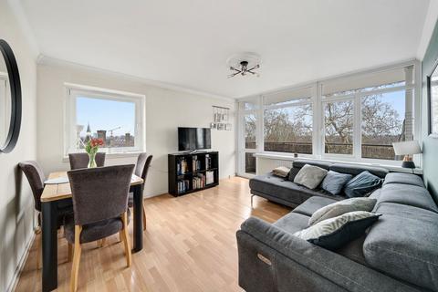2 bedroom flat for sale, Fitzhugh Grove, London SW18