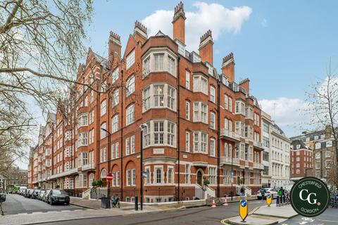 undefined, Bedford Avenue, London WC1B