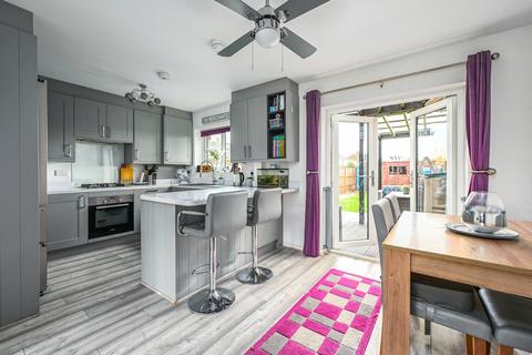 2 bedroom terraced house for sale, Saxon Road, Surrey TW15