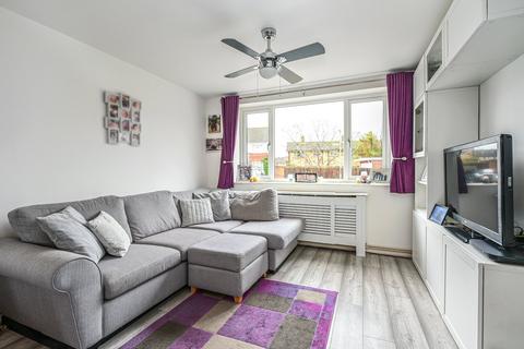 2 bedroom terraced house for sale, Saxon Road, Surrey TW15