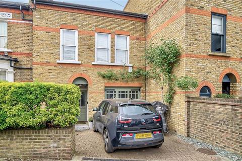 Cleveland Gardens, London SW13