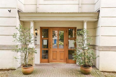 1 bedroom flat to rent, Manor Lodge, Willesden Green NW2