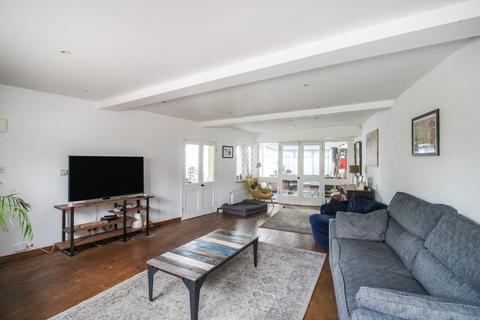 4 bedroom detached house for sale, Newling Way, Worthing, West Sussex. BN13 3DG