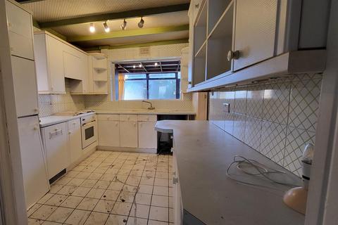 3 bedroom semi-detached house for sale, Gloucester Gardens, Cockfosters, EN4