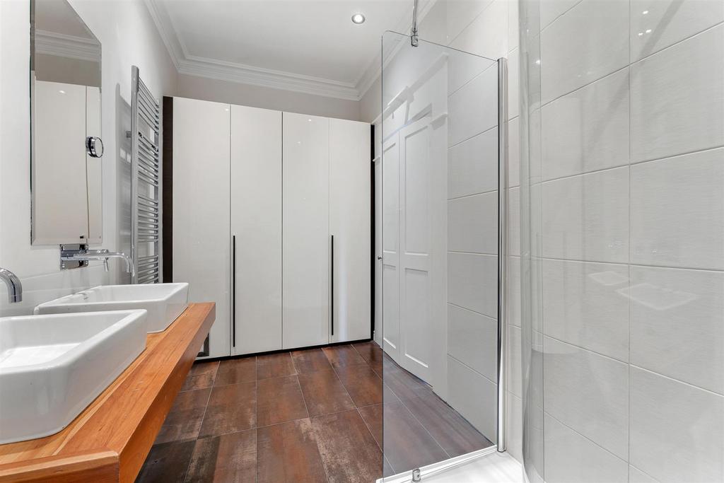 Bed 1 En Suite