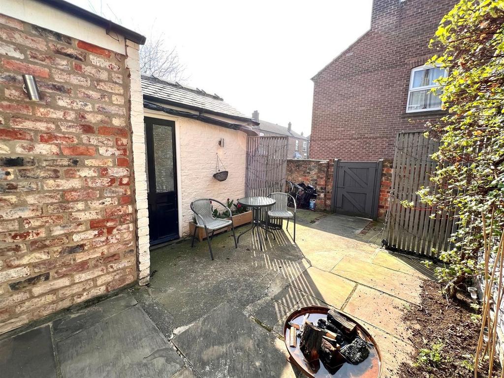 Courtyard.jpg