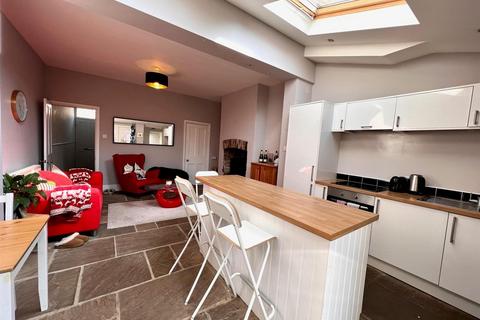 2 bedroom terraced house for sale, Darnborough Street, Clementhorpe, York