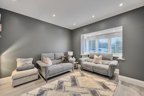 undefined, Surrey Gardens, Effingham Junction, KT24