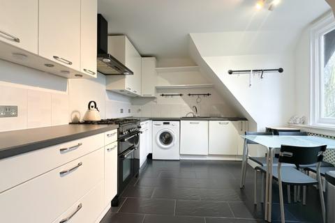 2 bedroom flat to rent, Crystal Palace Park Road, Upper Sydenham, London, SE26