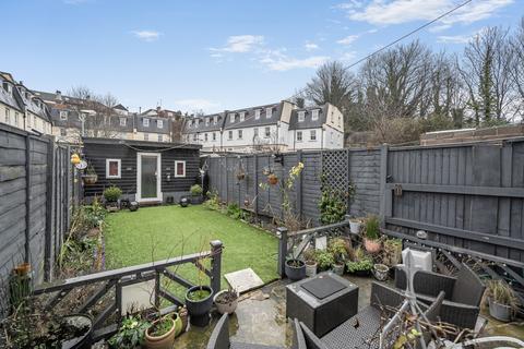 2 bedroom terraced house for sale, Anne of Cleves Road, Dartford, Kent