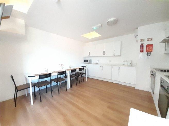 Crendon-street-hp13-6ls-970242