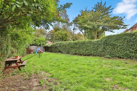 undefined, Nesfield View, Leeds, LS10