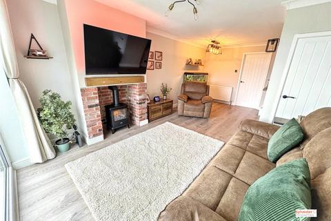 2 bedroom end of terrace house for sale, Forres Court, Stanley