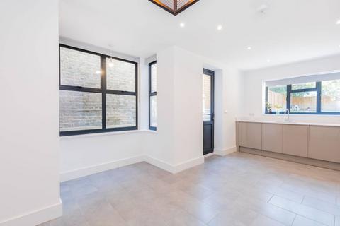 1 bedroom flat to rent, Wightman Road, Harringay, London, N4