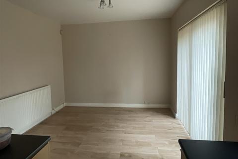 3 bedroom house to rent, Delves Green Road, Walsall