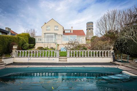undefined, Hougue du Moulin, Vale, Guernsey, GY3