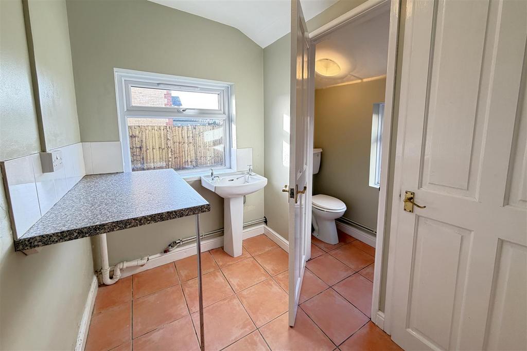 Utility Room.JPG