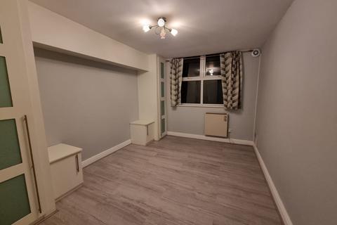 undefined, Butlers Court, Waltham Cross, EN8