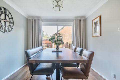 undefined, Chestnut Drive, Bulkington, SN10