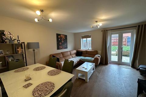 3 bedroom semi-detached house for sale, Buzzard Rise, Stowmarket IP14