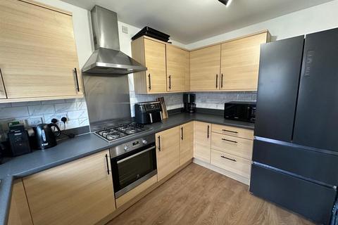 3 bedroom semi-detached house for sale, Buzzard Rise, Stowmarket IP14