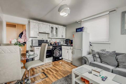 2 bedroom flat for sale, Partridge Way, Wood Green, London, N22