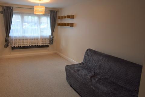 2 bedroom flat to rent, Hapgood Close, Greenford UB6